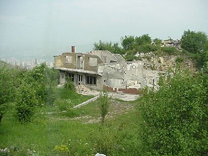 Ruine südlich von Sarajevo